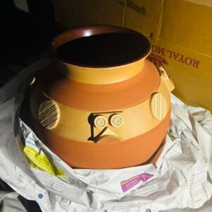 Pot décoratif en terre cuite